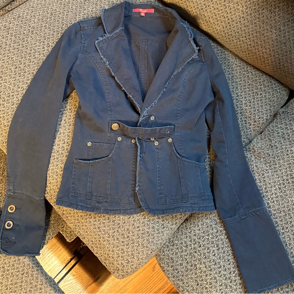 Fancy jacket, great with slacks, jeans. Extra long sleeves.